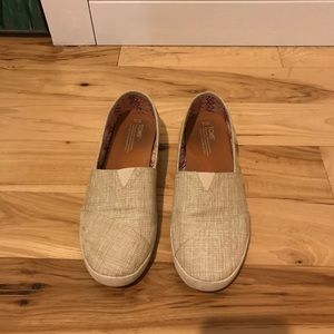 Woman’s Avalon Slip-On Toms